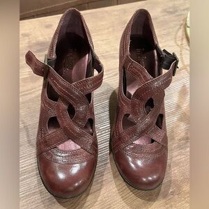 Indigo Womens Shoes 8 M Brown Leather Crisscross Straps Block High Heel Buckles